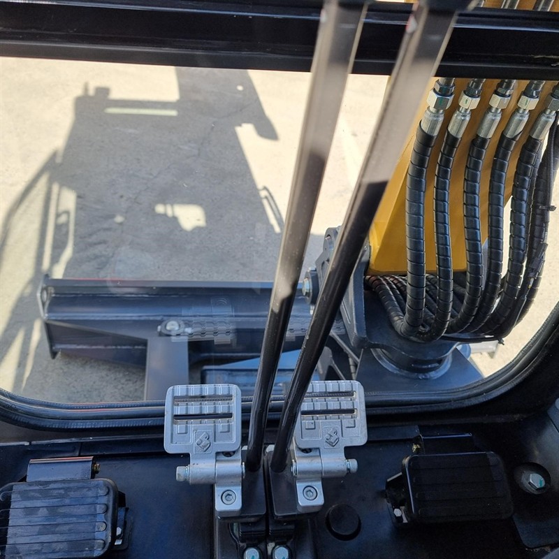 AE40UE-IIA 4 Tonne Excavators image 23