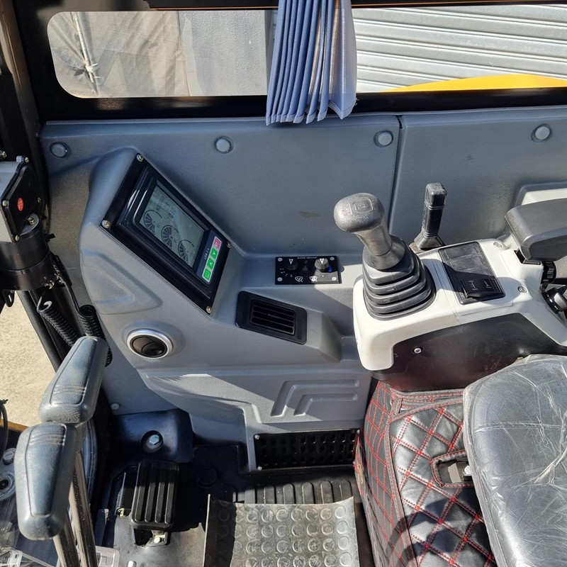 AE40UE-IIA 4 Tonne Excavators image 24