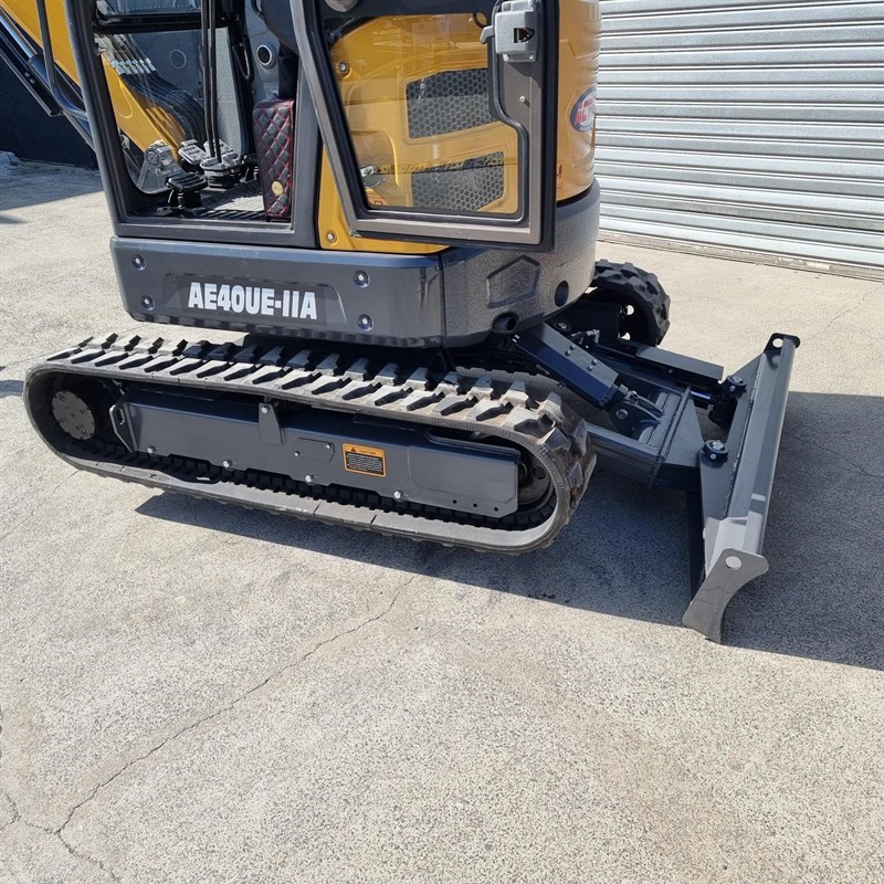 AE40UE-IIA 4 Tonne Excavators image 28