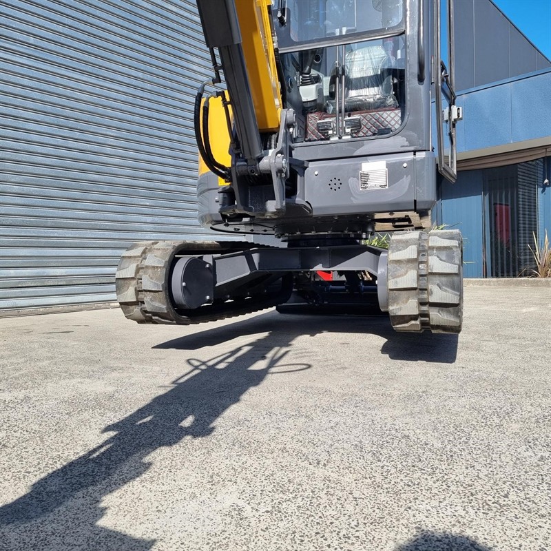 AE40UE-IIA 4 Tonne Excavators image 31