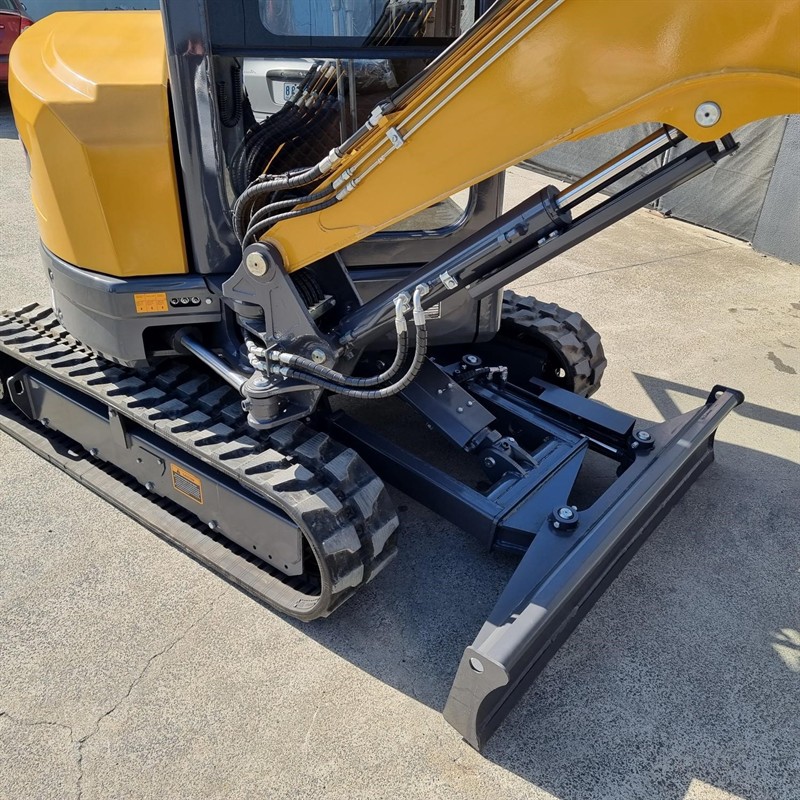 AE40UE-IIA 4 Tonne Excavators image 38