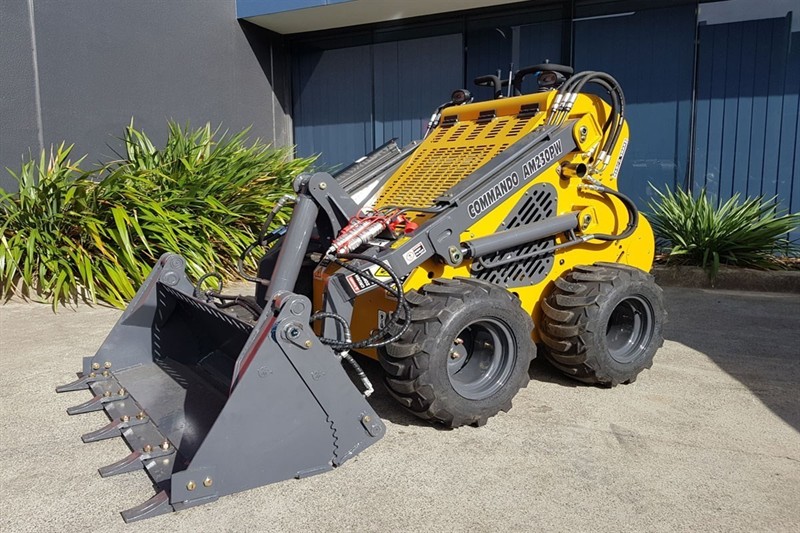 AM230PW Commando Mini Skidsteers image 2