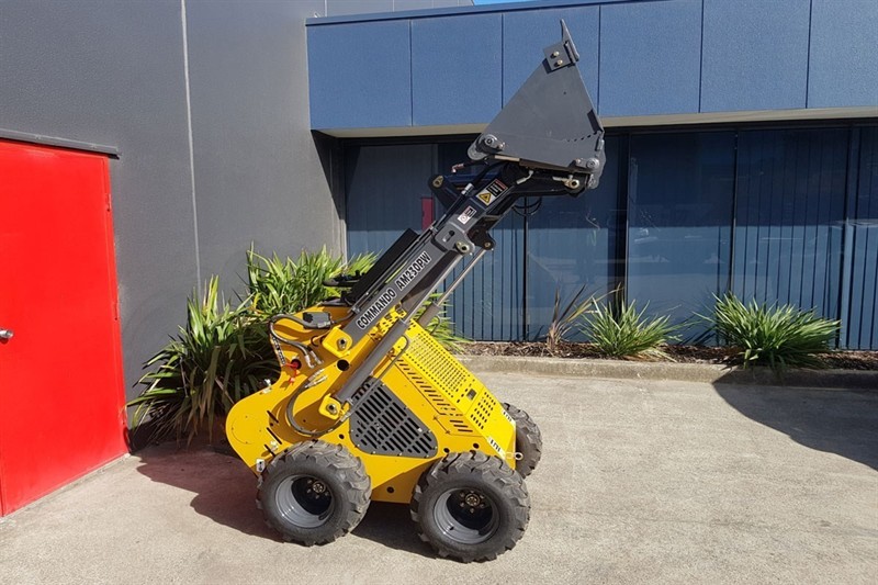 AM230PW Commando Mini Skidsteers image 4