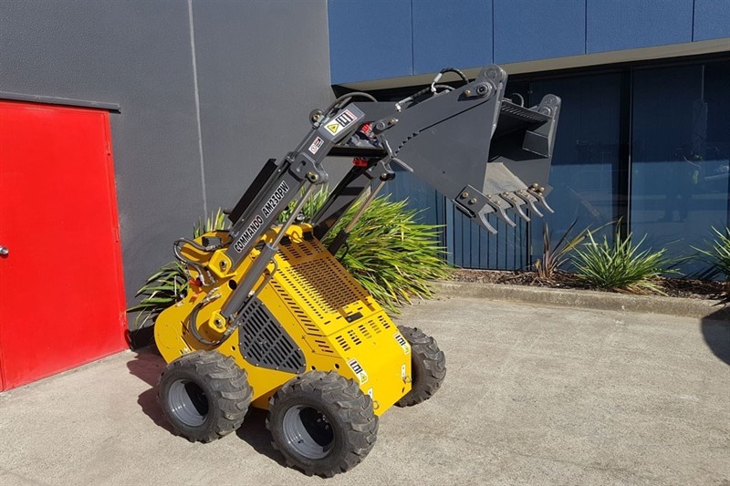 AM230PW Commando Mini Skidsteers image 5
