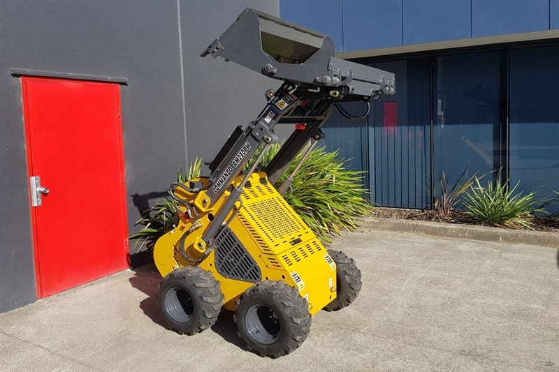 AM230PW Commando Mini Skidsteers image 7