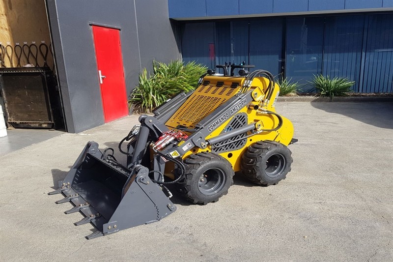 AM230PW Commando Mini Skidsteers image 9