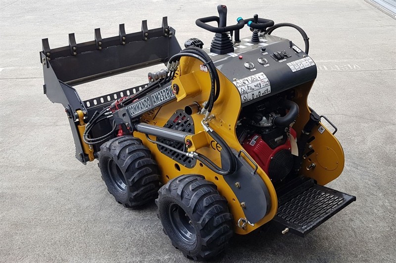 AM232PW Commando Mini Skidsteers image 4