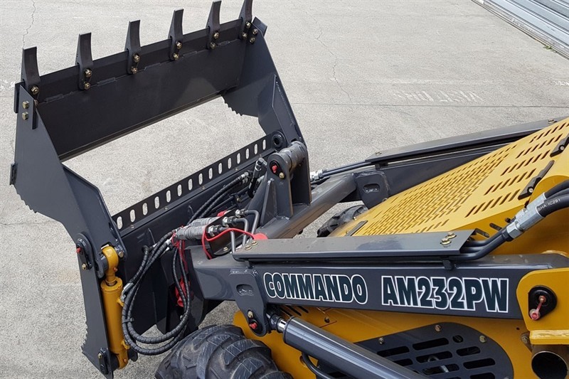 AM232PW Commando Mini Skidsteers image 6