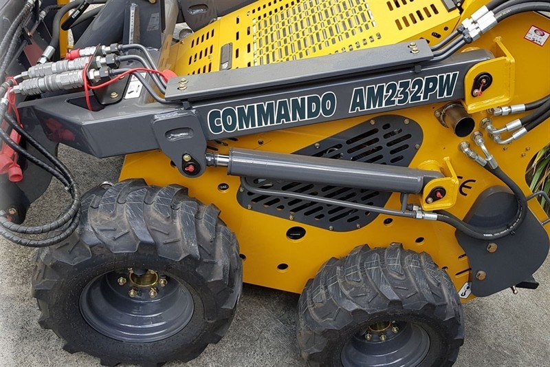 AM232PW Commando Mini Skidsteers image 8