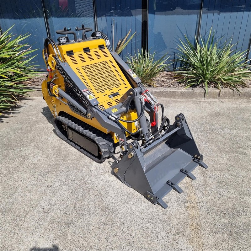 AM230PT Commando Mini Skidsteers image 2