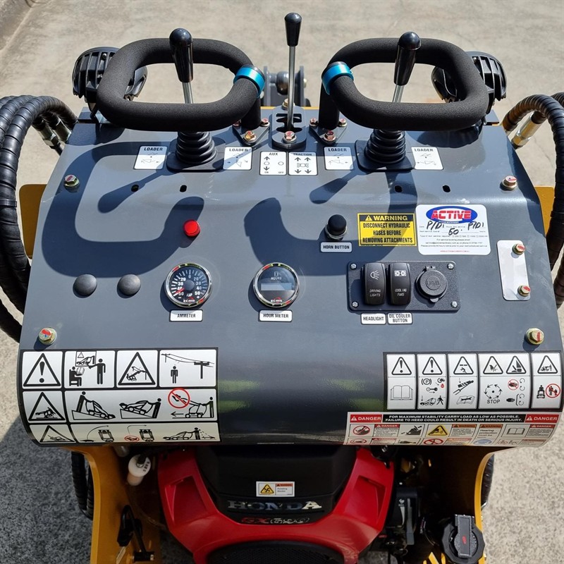 AM230PT Commando Mini Skidsteers image 6