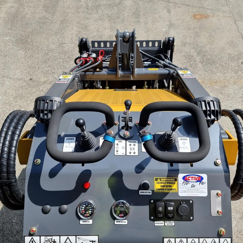 AM230PT Commando Mini Skidsteers image 7