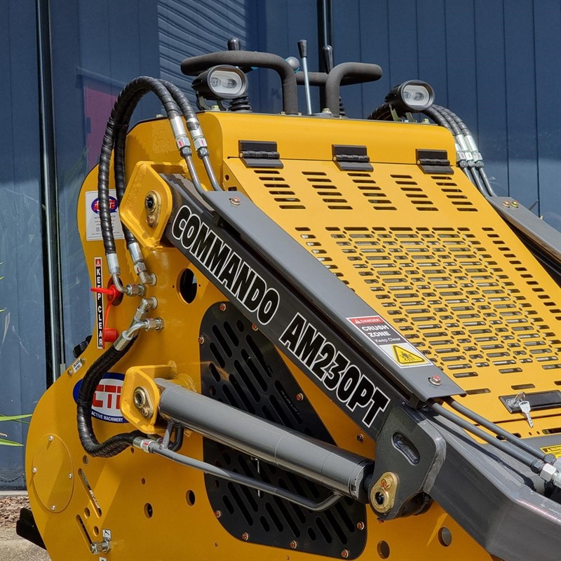 AM230PT Commando Mini Skidsteers image 9