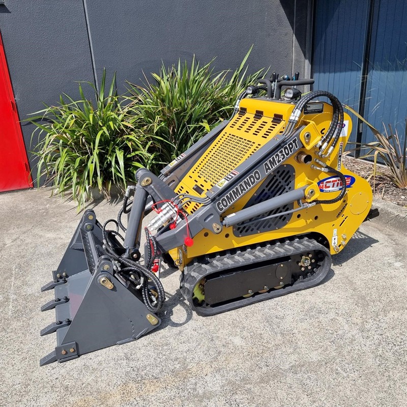 AM230PT Commando Mini Skidsteers image 10