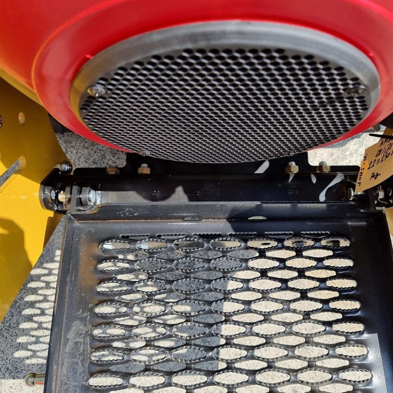 AM230PT Commando Mini Skidsteers image 17