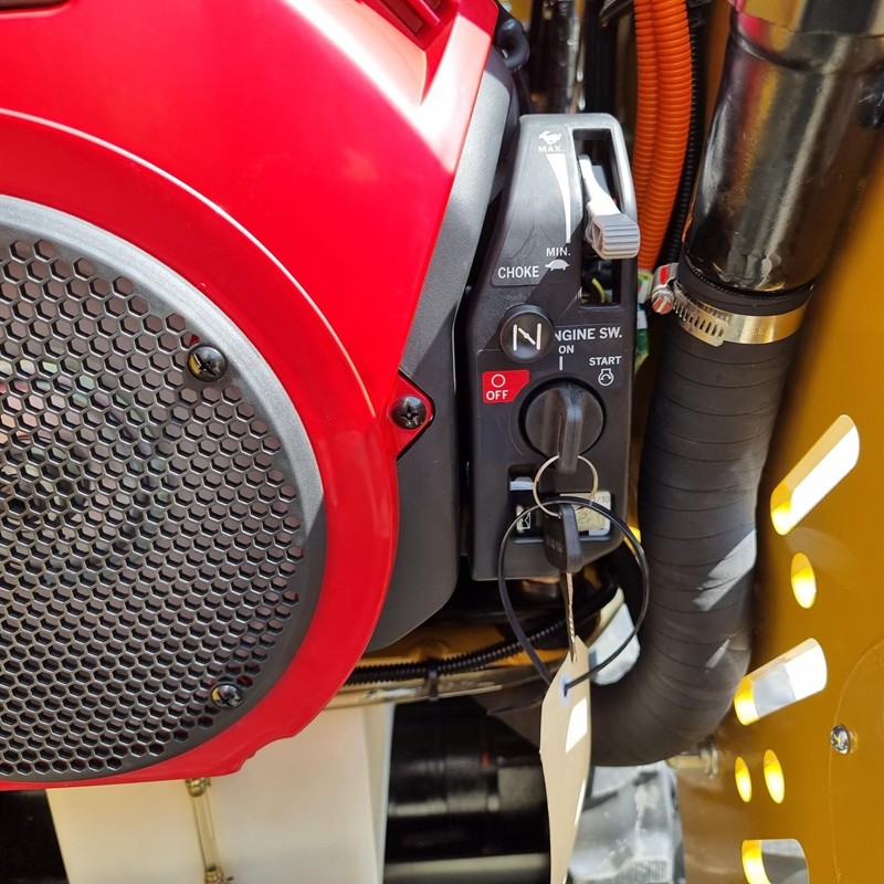 AM230PT Commando Mini Skidsteers image 18