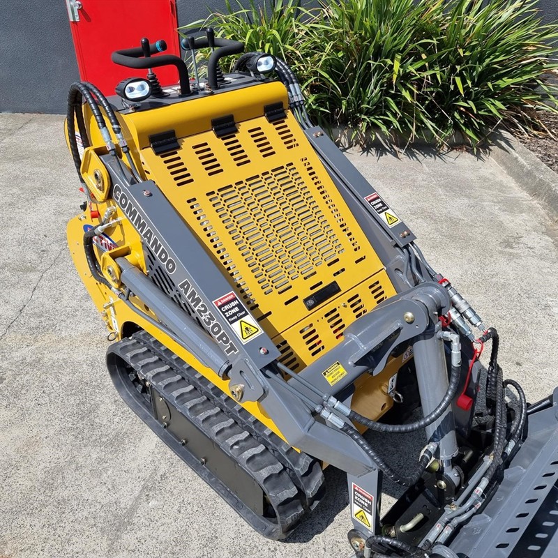 AM230PT Commando Mini Skidsteers image 21