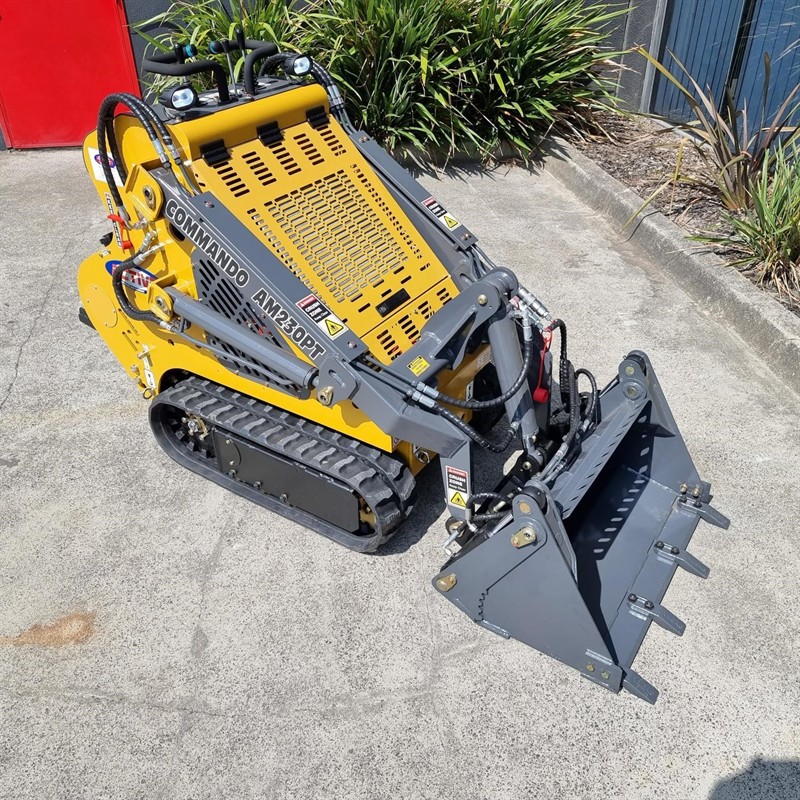AM230PT Commando Mini Skidsteers image 23