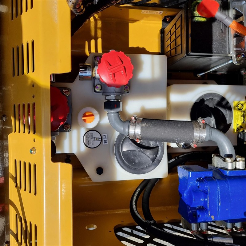 AM230PT Commando Mini Skidsteers image 36