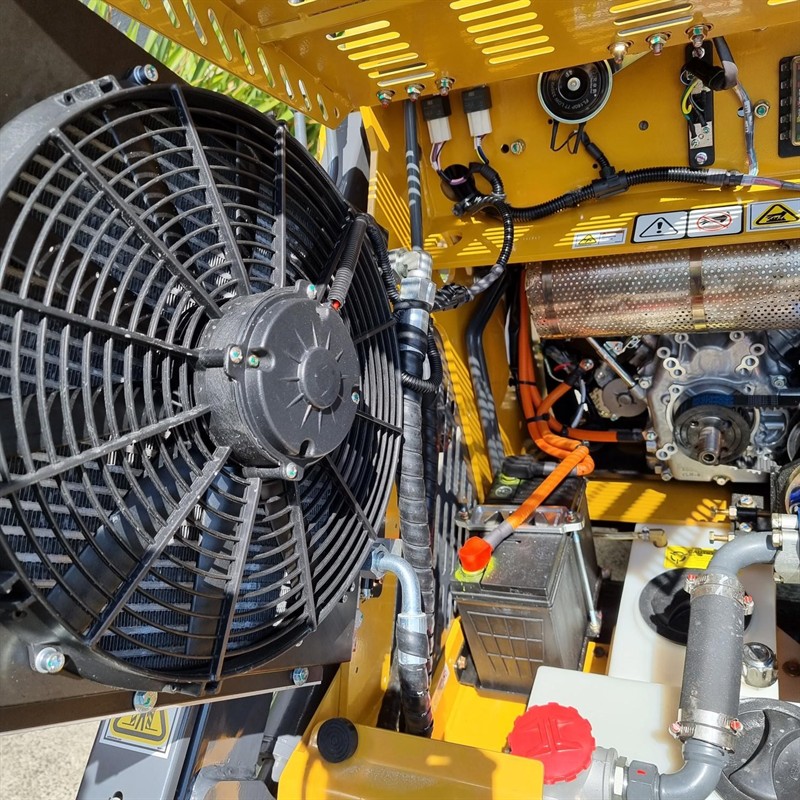 AM230PT Commando Mini Skidsteers image 38