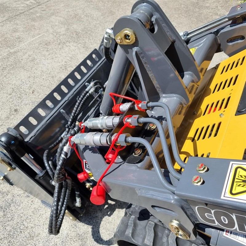 AM230PT Commando Mini Skidsteers image 41