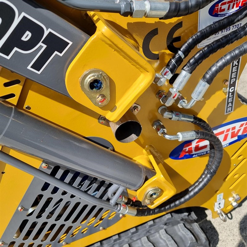 AM230PT Commando Mini Skidsteers image 43