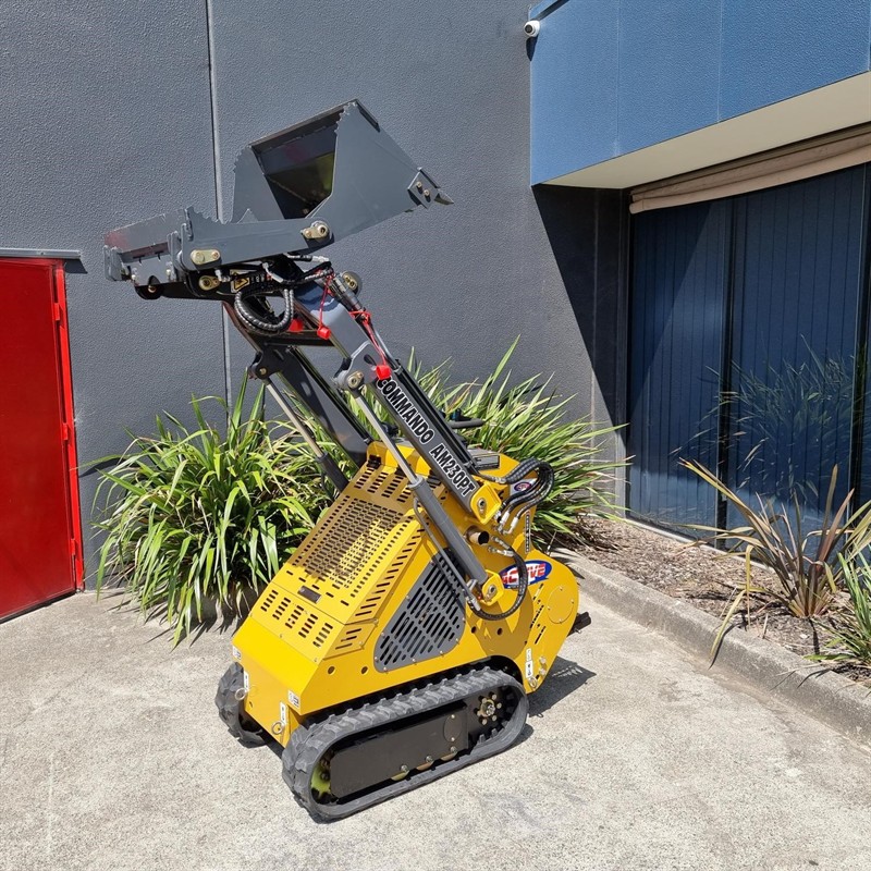 AM230PT Commando Mini Skidsteers image 49