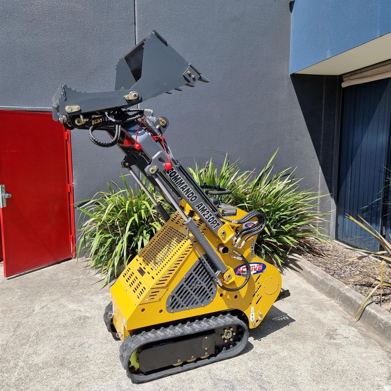 AM230PT Commando Mini Skidsteers image 50