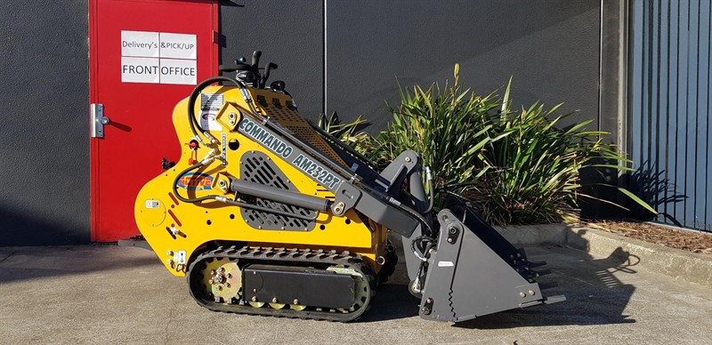 AM232PT Commando Mini Skidsteers image 2