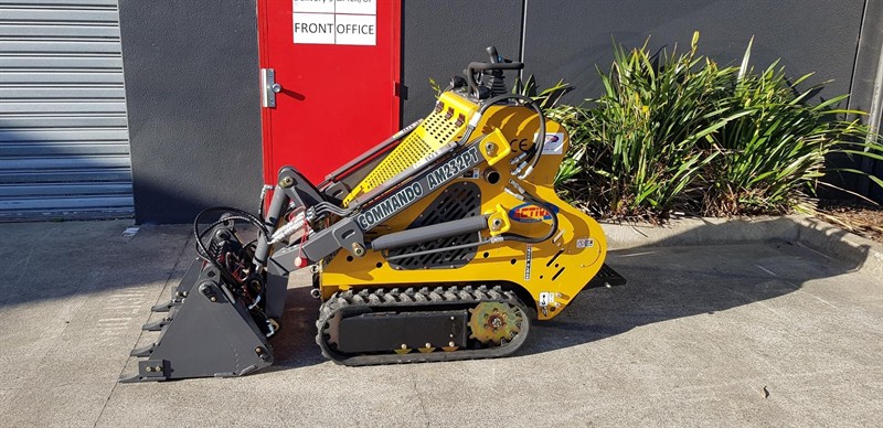 AM232PT Commando Mini Skidsteers image 3
