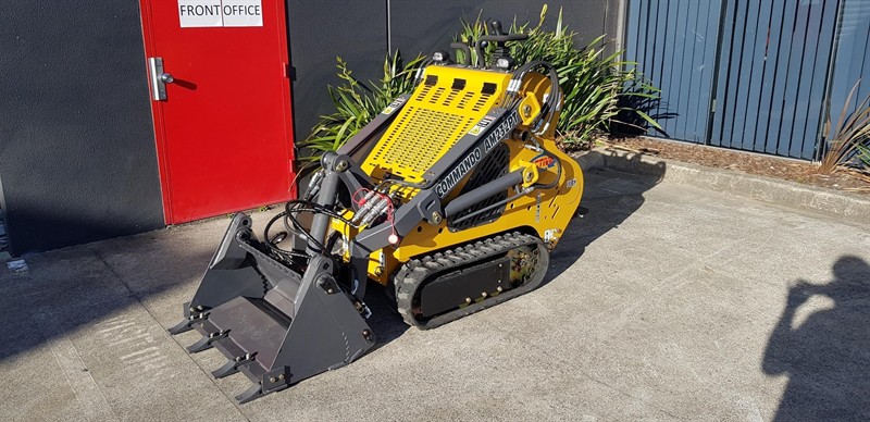 AM232PT Commando Mini Skidsteers image 4