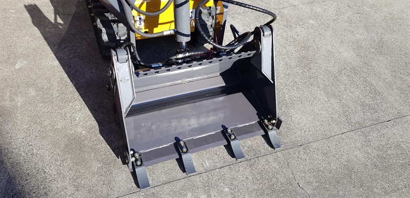 AM232PT Commando Mini Skidsteers image 5