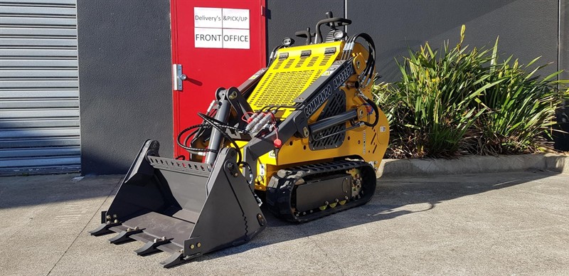 AM232PT Commando Mini Skidsteers image 6