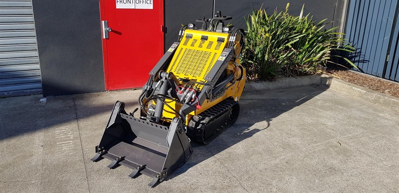 AM232PT Commando Mini Skidsteers image 7