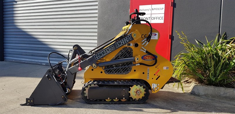AM232PT Commando Mini Skidsteers image 14
