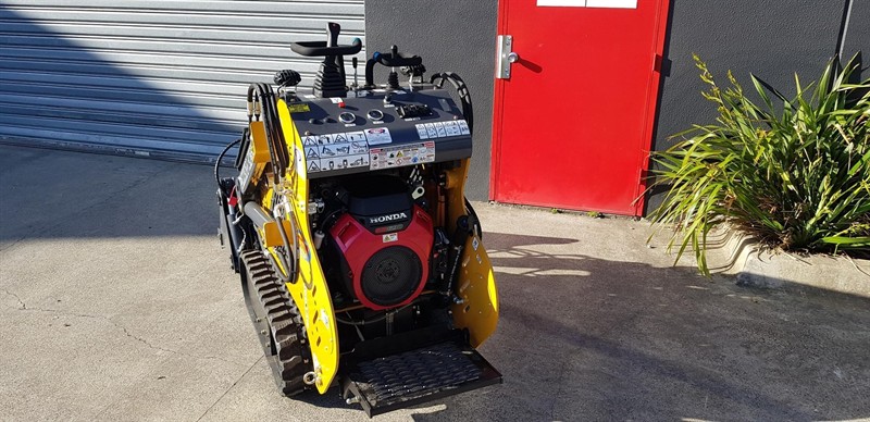 AM232PT Commando Mini Skidsteers image 15