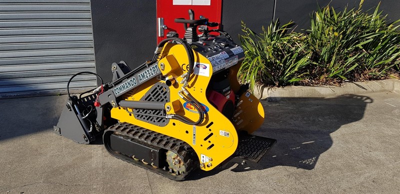 AM232PT Commando Mini Skidsteers image 18