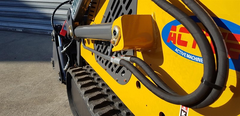 AM232PT Commando Mini Skidsteers image 19