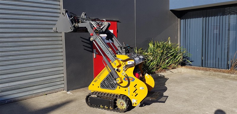 AM232PT Commando Mini Skidsteers image 23