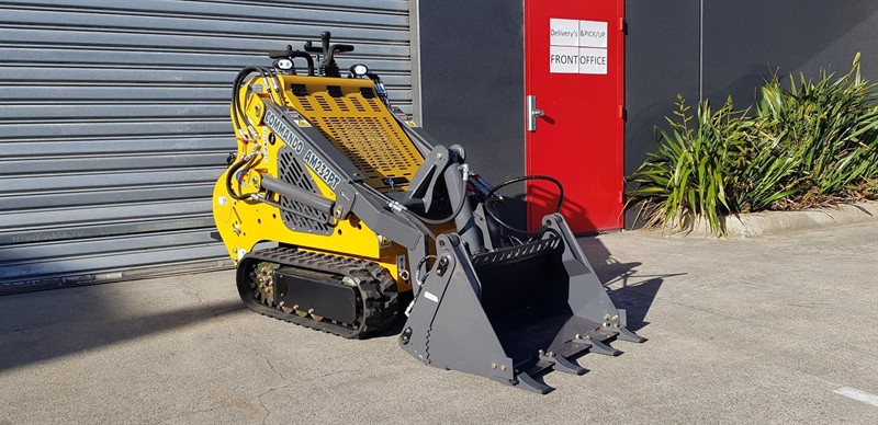 AM232PT Commando Mini Skidsteers image 25