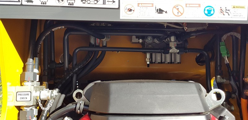 AM232PT Commando Mini Skidsteers image 32