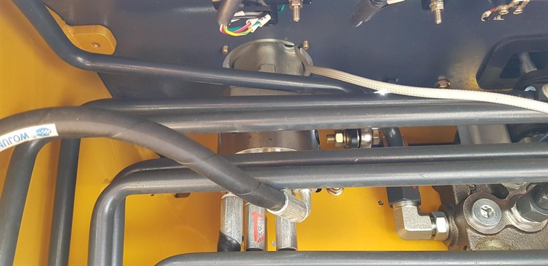 AM232PT Commando Mini Skidsteers image 33