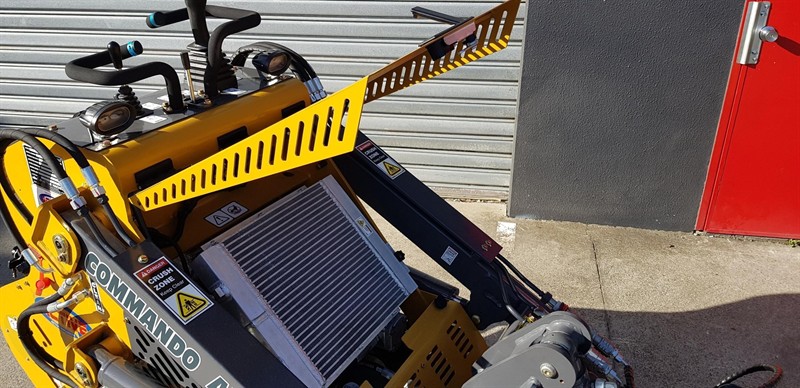 AM232PT Commando Mini Skidsteers image 39