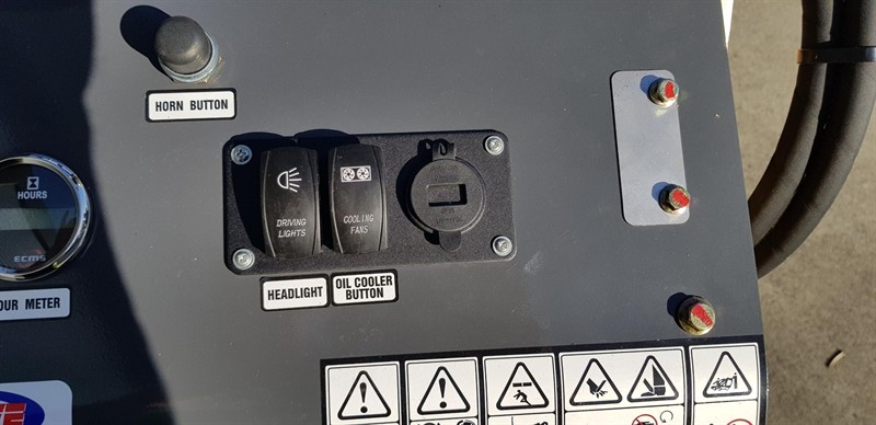 AM232PT Commando Mini Skidsteers image 40