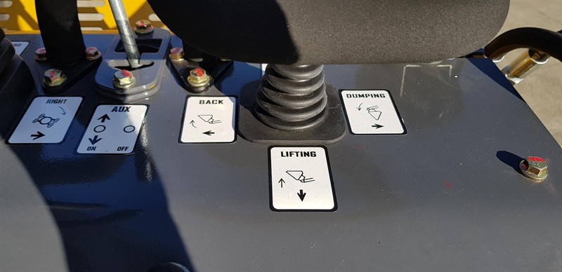 AM232PT Commando Mini Skidsteers image 43