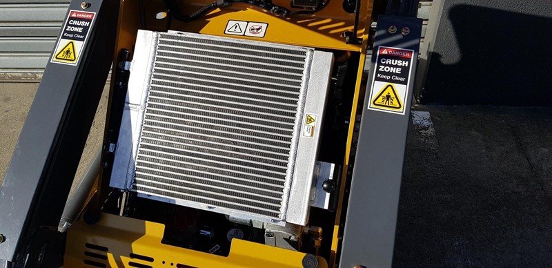 AM232PT Commando Mini Skidsteers image 45