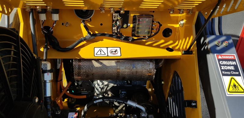 AM232PT Commando Mini Skidsteers image 48