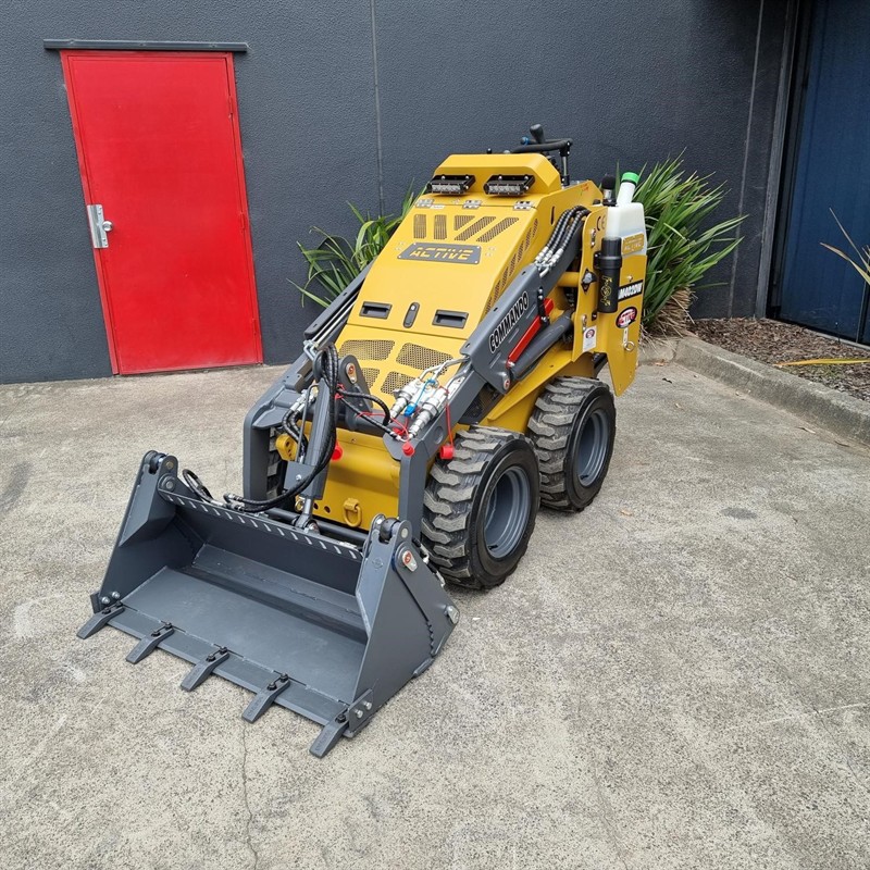 AM402DW Commando Mini Skidsteers image 2