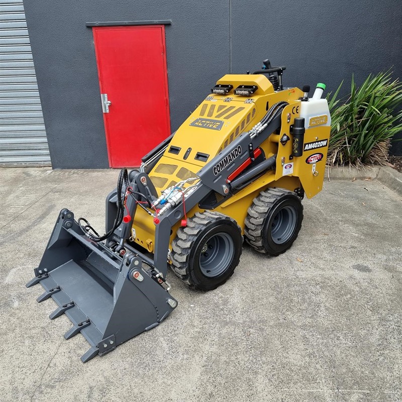 AM402DW Commando Mini Skidsteers image 3