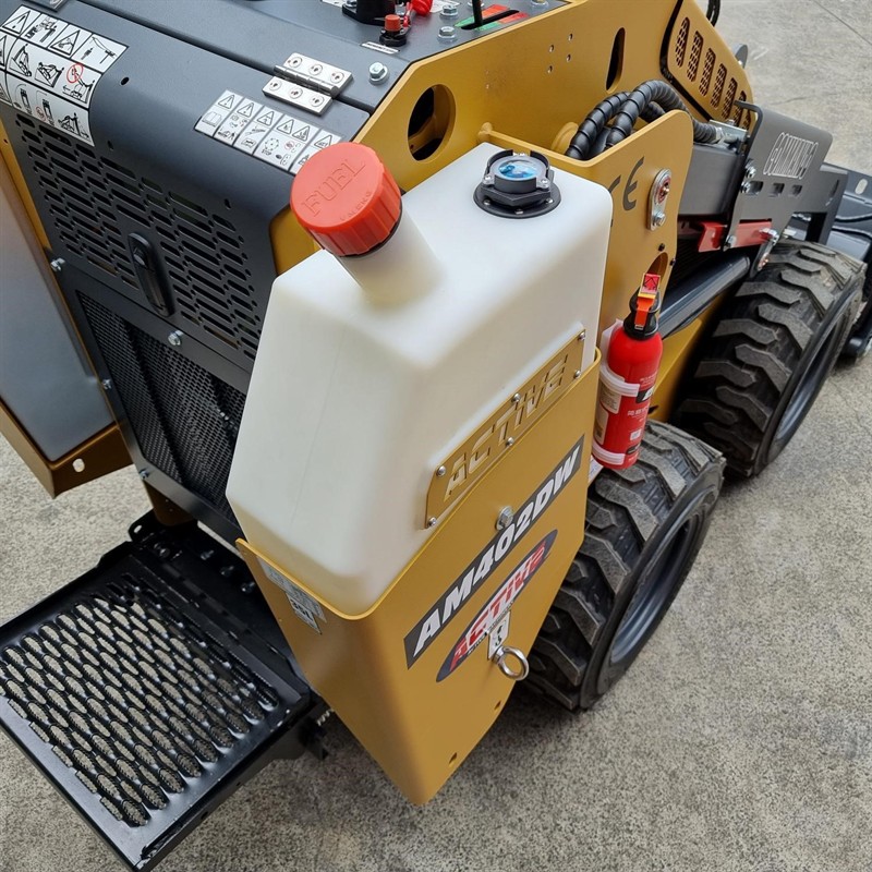 AM402DW Commando Mini Skidsteers image 16